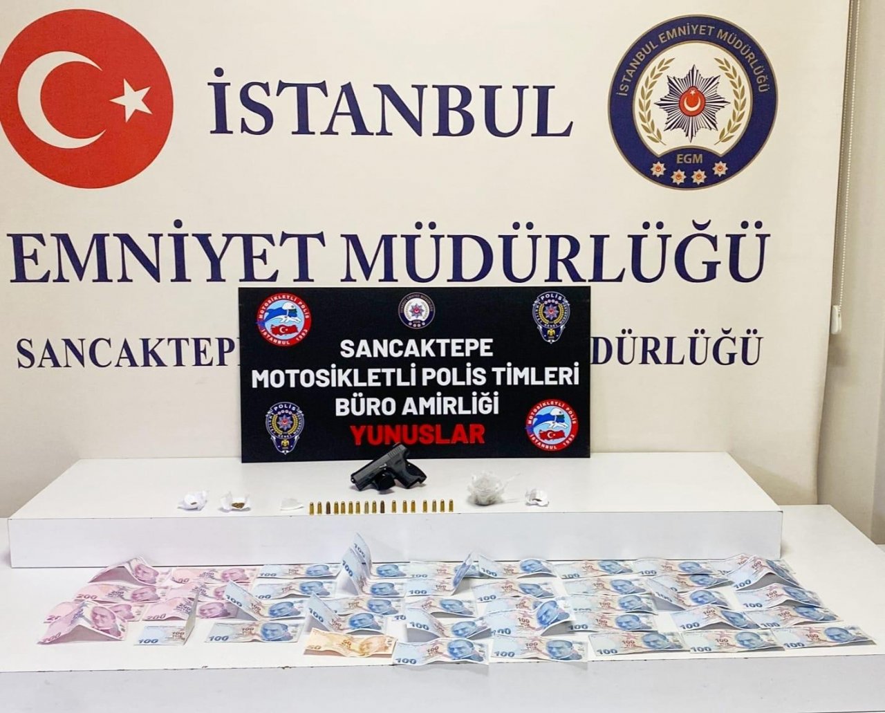 Sancaktepe’de polisten kaçan sürücünün aracından uyuşturucu madde çıktı