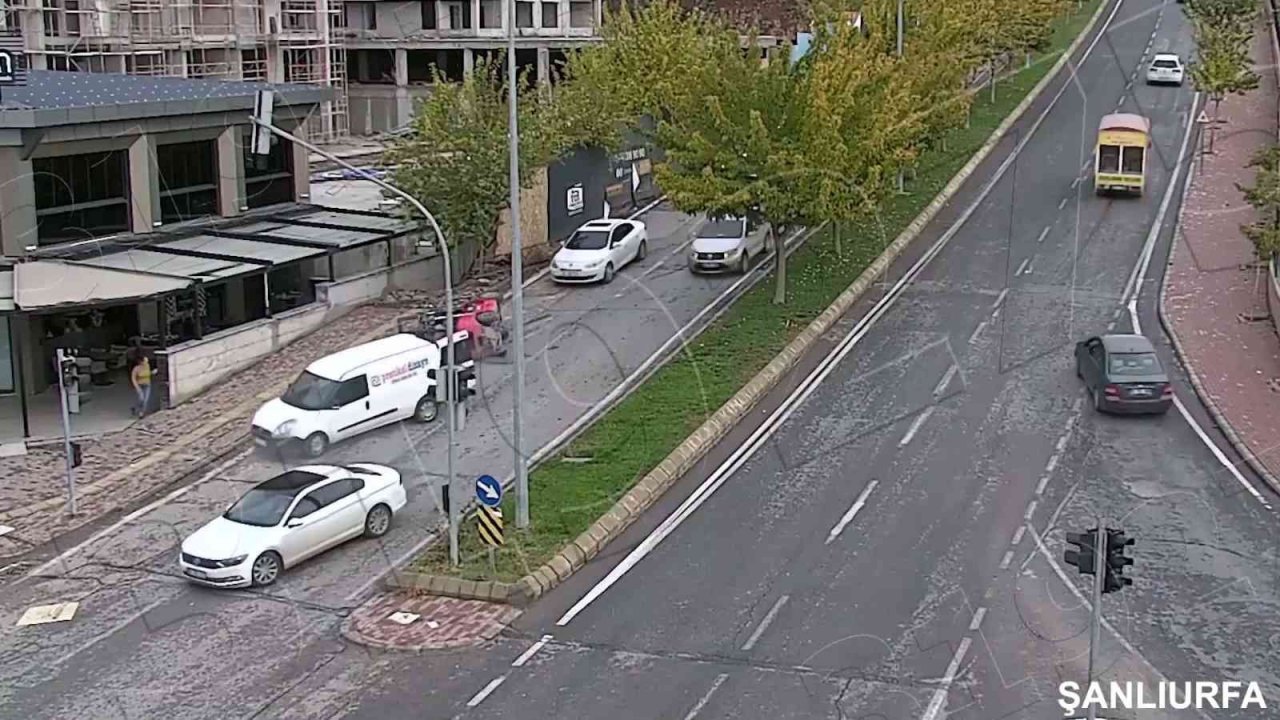 Kameralara yansıyan kaza görüntüleri yürekleri ağızlara getirdi