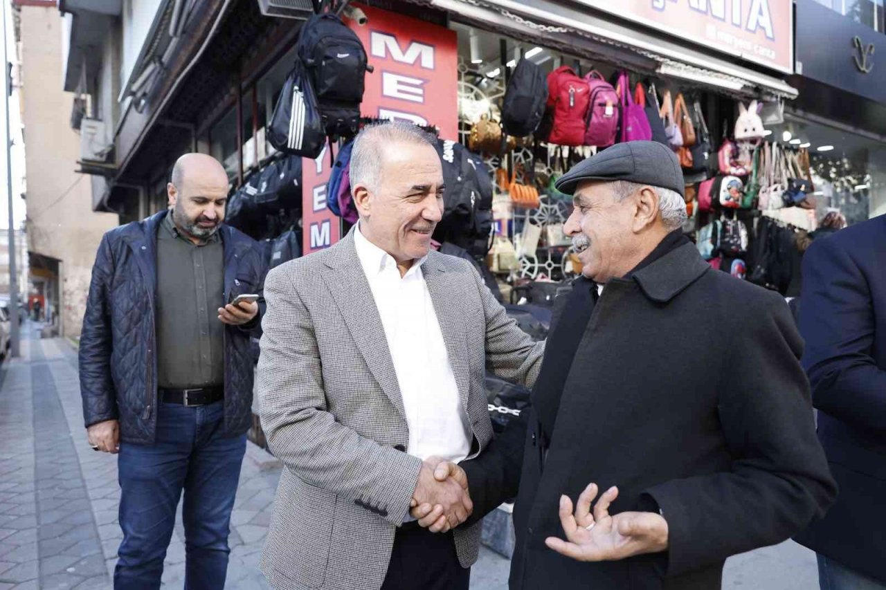 Başkan Dursun esnafla bir arada