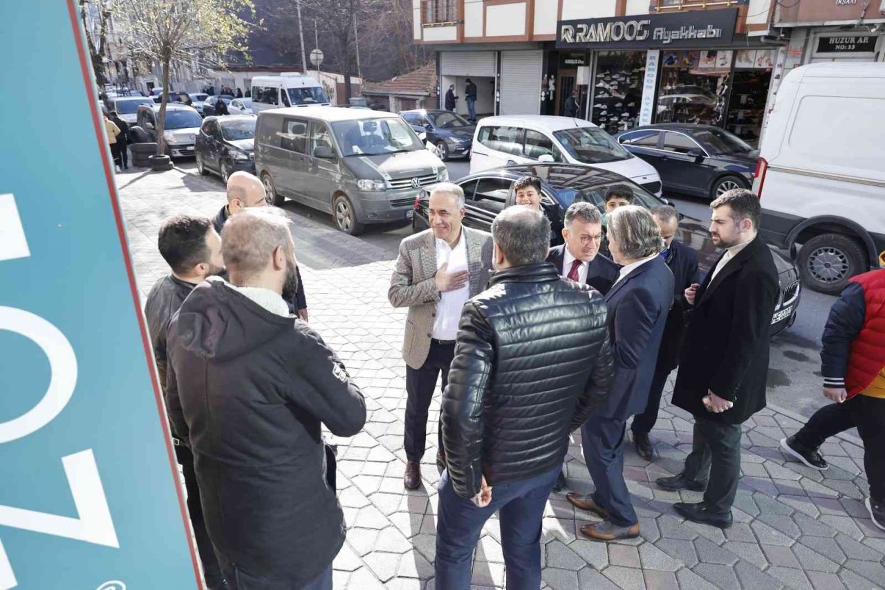 Başkan Dursun esnafla bir arada