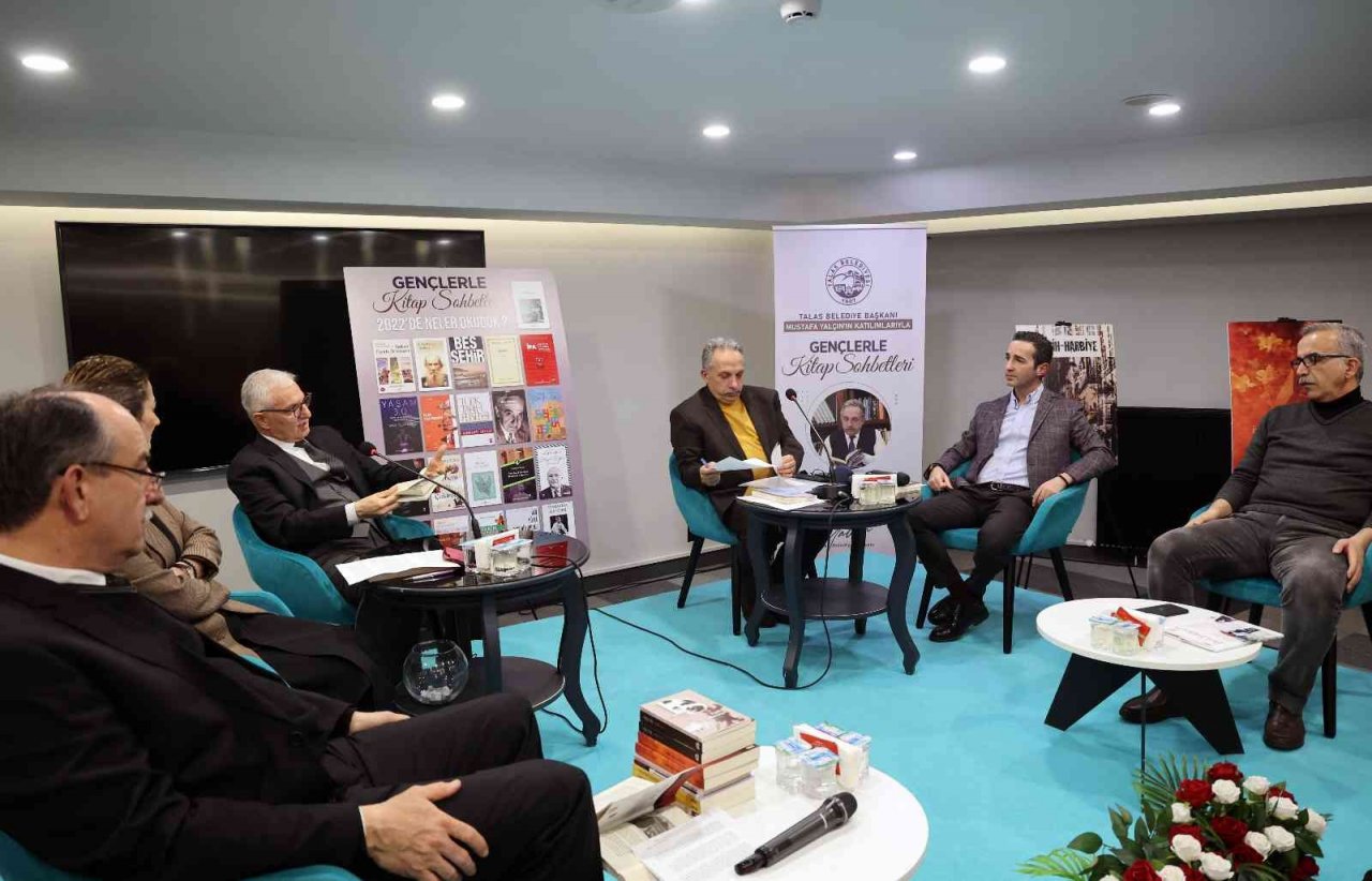 Gençlerle kitap sohbetleri yeni yılda da devam