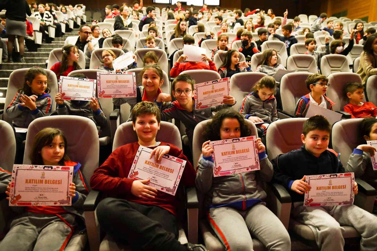 Öğrencilere hayvan sevgisi aşılanıyor