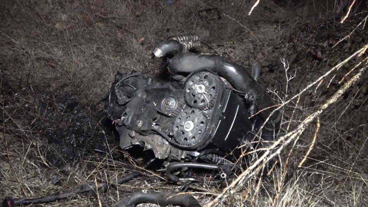 Takla atan otomobil 120 metre sürüklendi: Camdan fırlayan sürücü ağır yaralandı