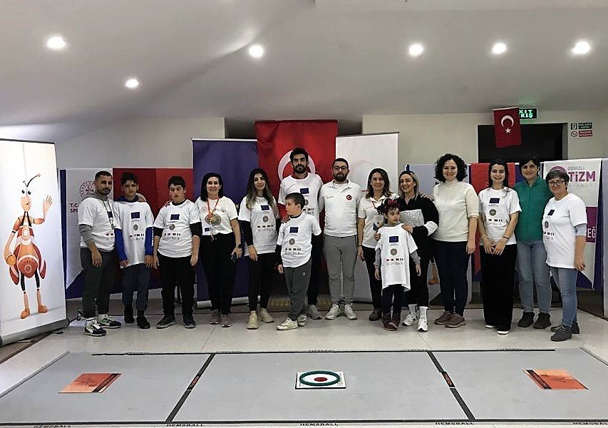 Otizmli çocuklar hemsball ile buluştu