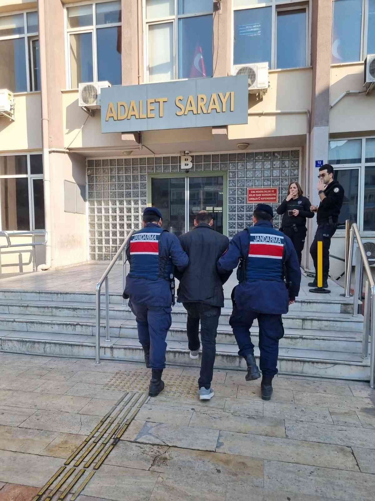 Aydın’da Jandarma 4 aranan şahsı yakaladı