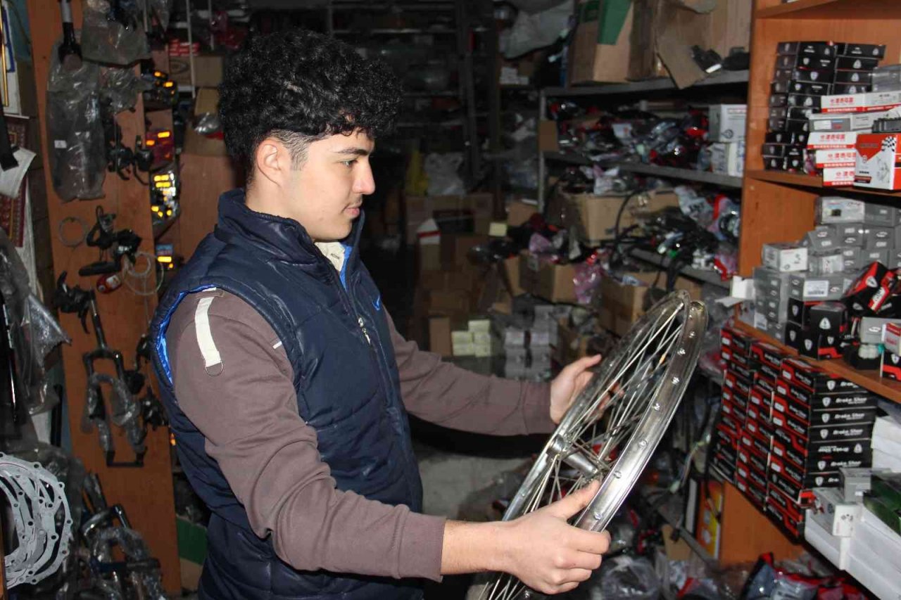 Ilıman geçen kış mevsimi motorculara yaradı