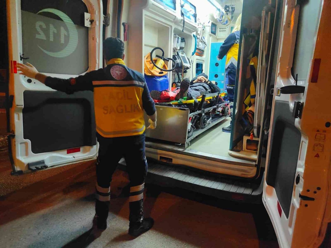 Otomobilin çarptığı yaya ağır yaralandı, alkollü sürücü gözaltında