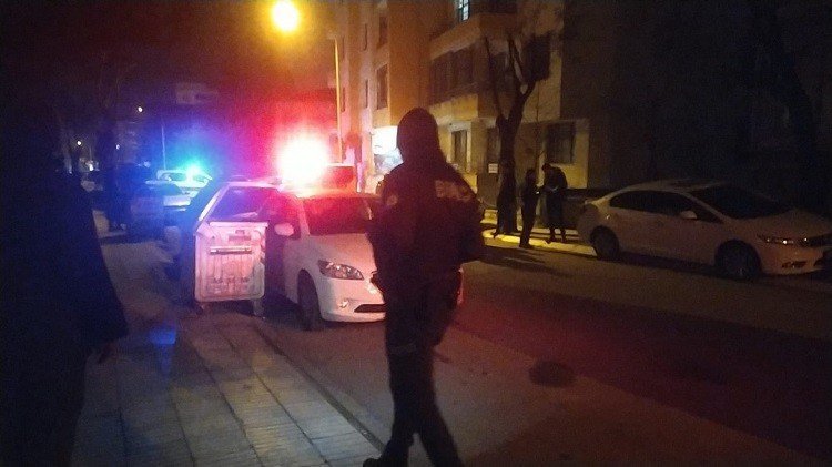 Pompalı tüfeklerle apartmana ateş açıldı, 2 dairenin camları kırıldı