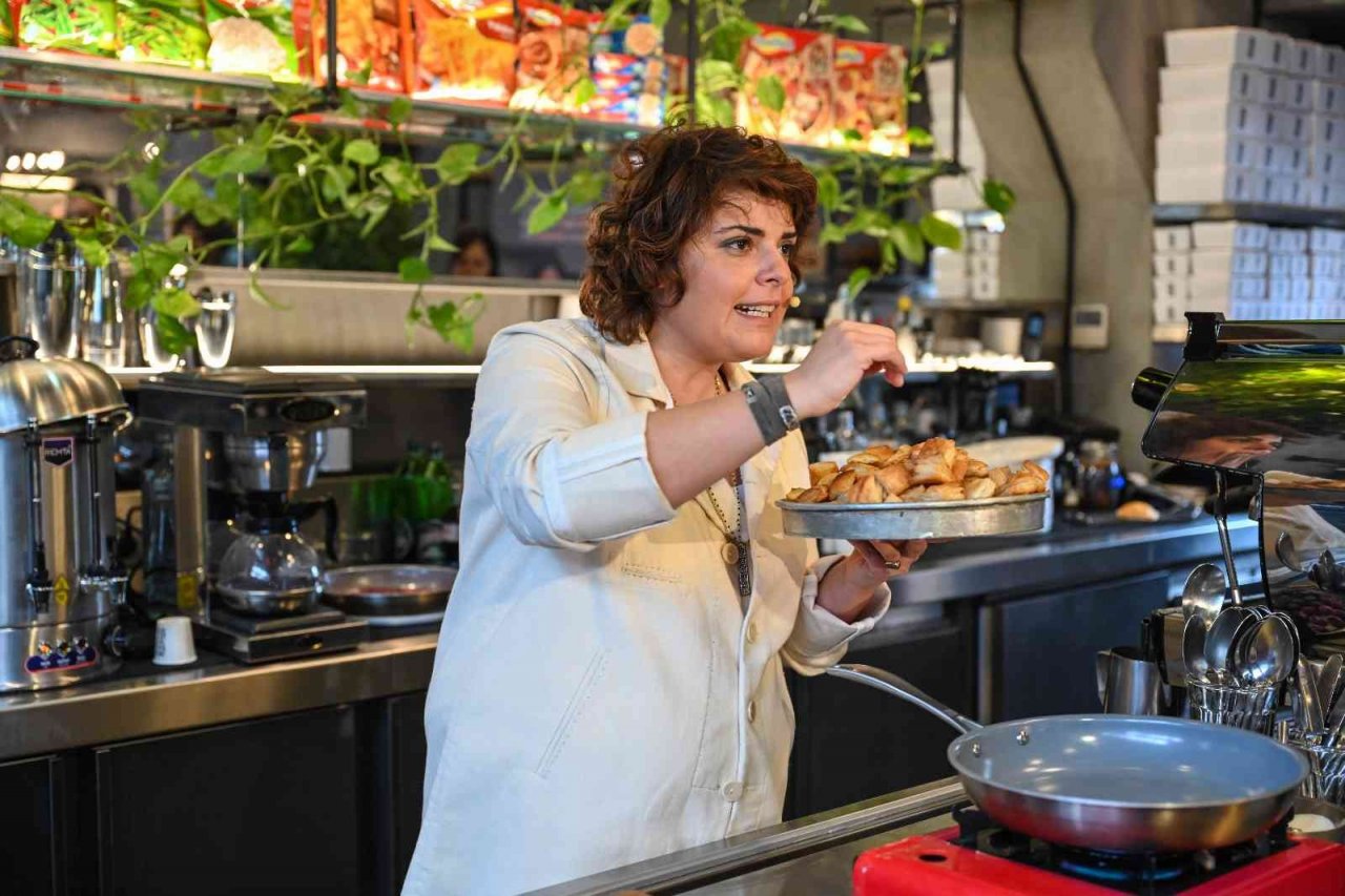 Dondurulmuş gıdanın tarladan tabaklara yolculuğunu şef Refika Birgül anlatacak