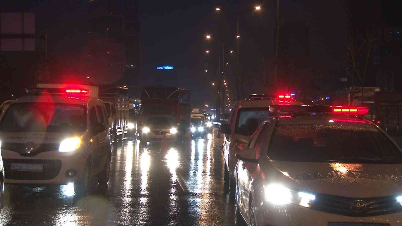 E5 Kara Yolu’nda aşırı süratli otomobil hafif ticari araca çarptı: 1 ölü