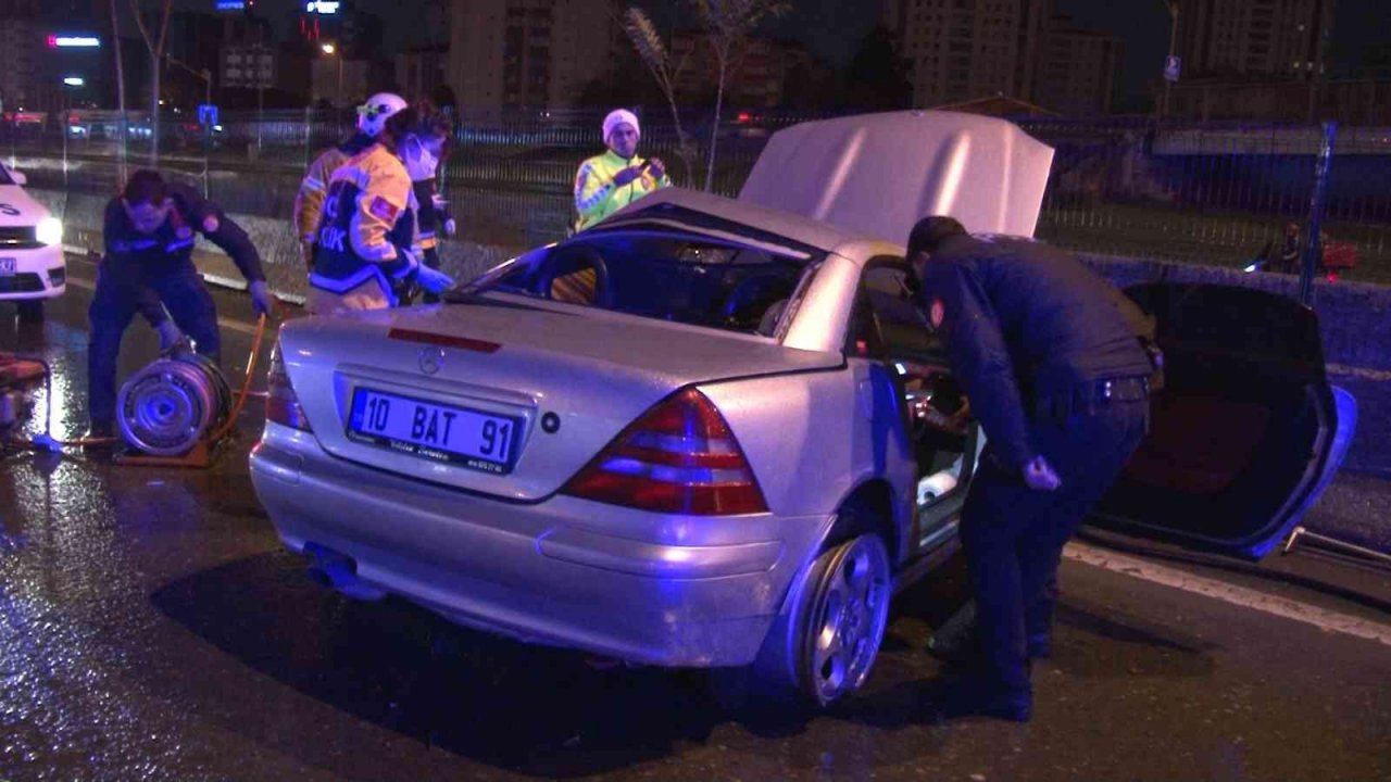 E5 Kara Yolu’nda aşırı süratli otomobil hafif ticari araca çarptı: 1 ölü