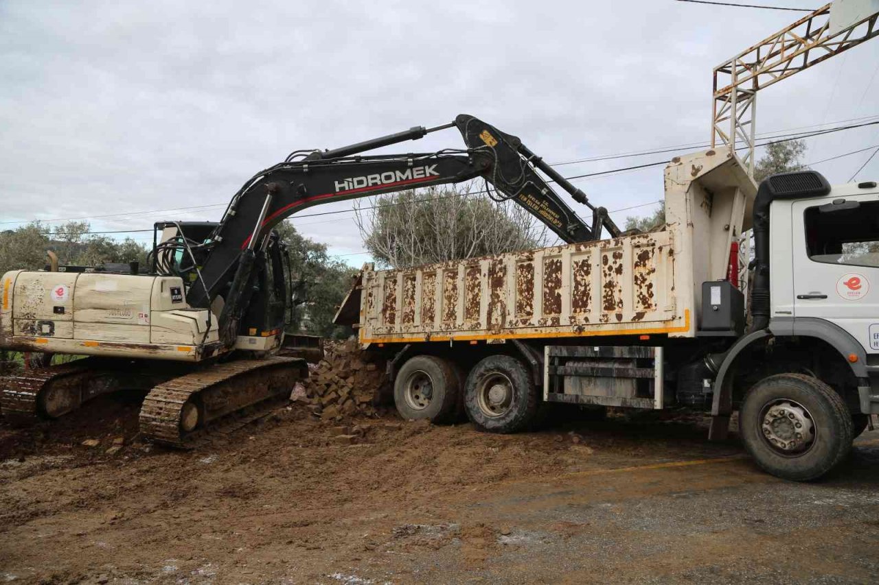 Konuklu’da yol çalışması başladı