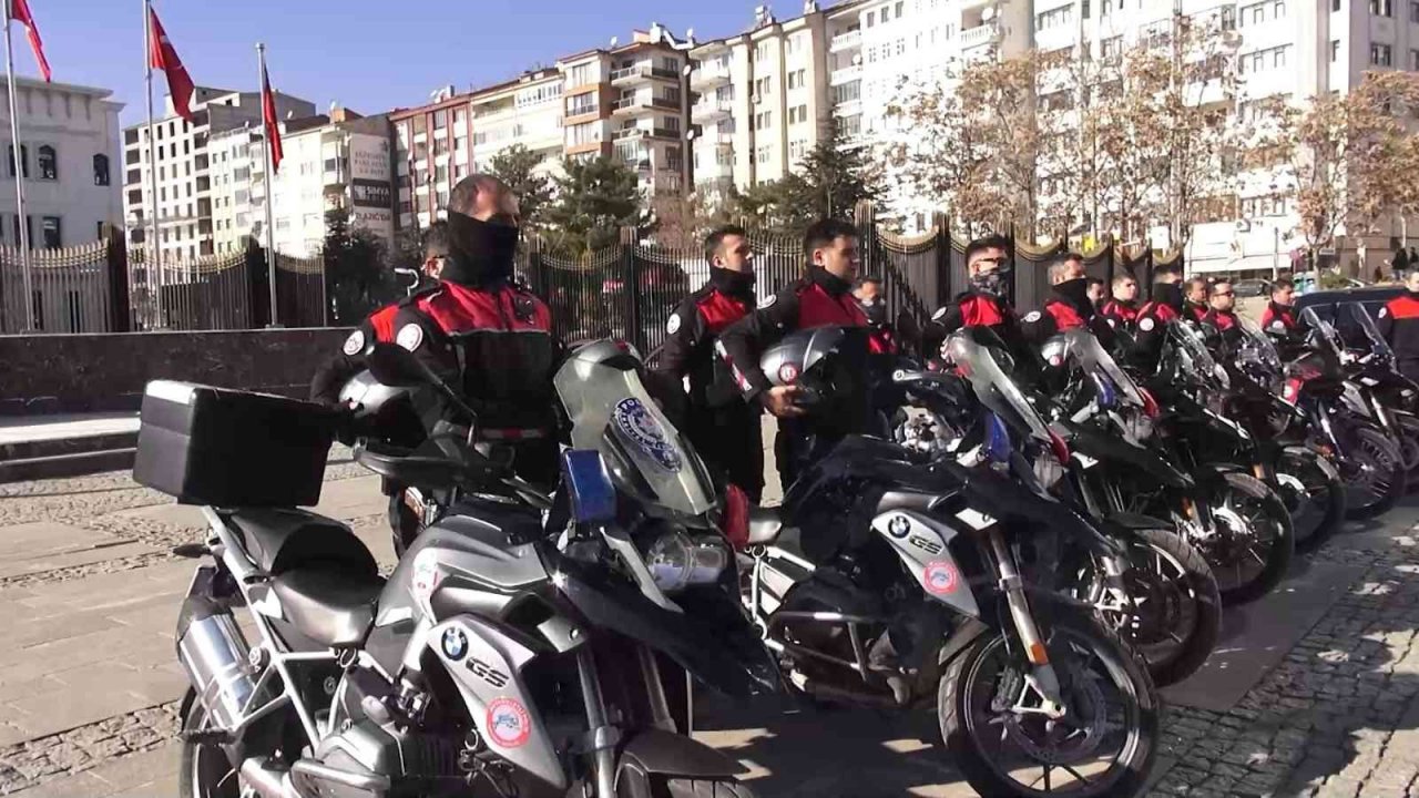 Elazığ’da ’Yunus Timlerinden’ gövde gösterisi