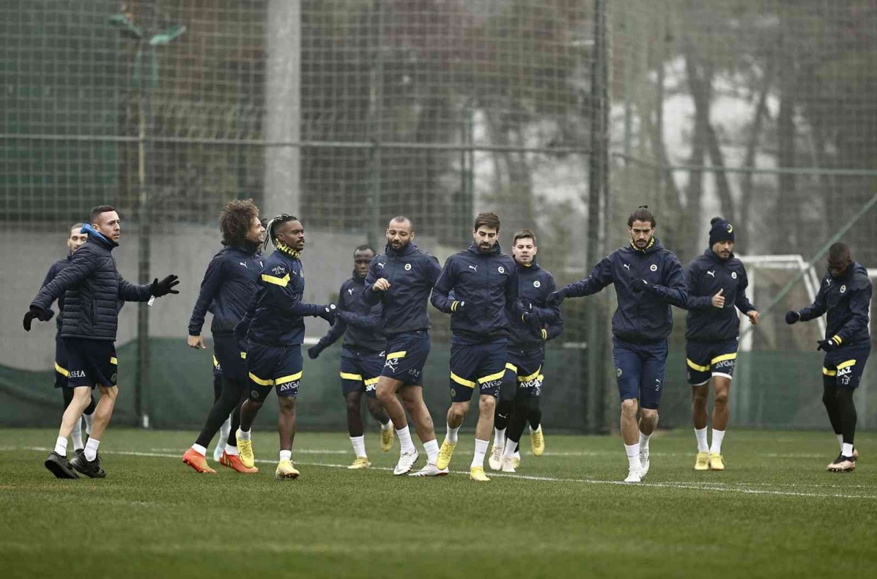 Fenerbahçe’de Gaziantep FK maçı hazırlıkları sürüyor