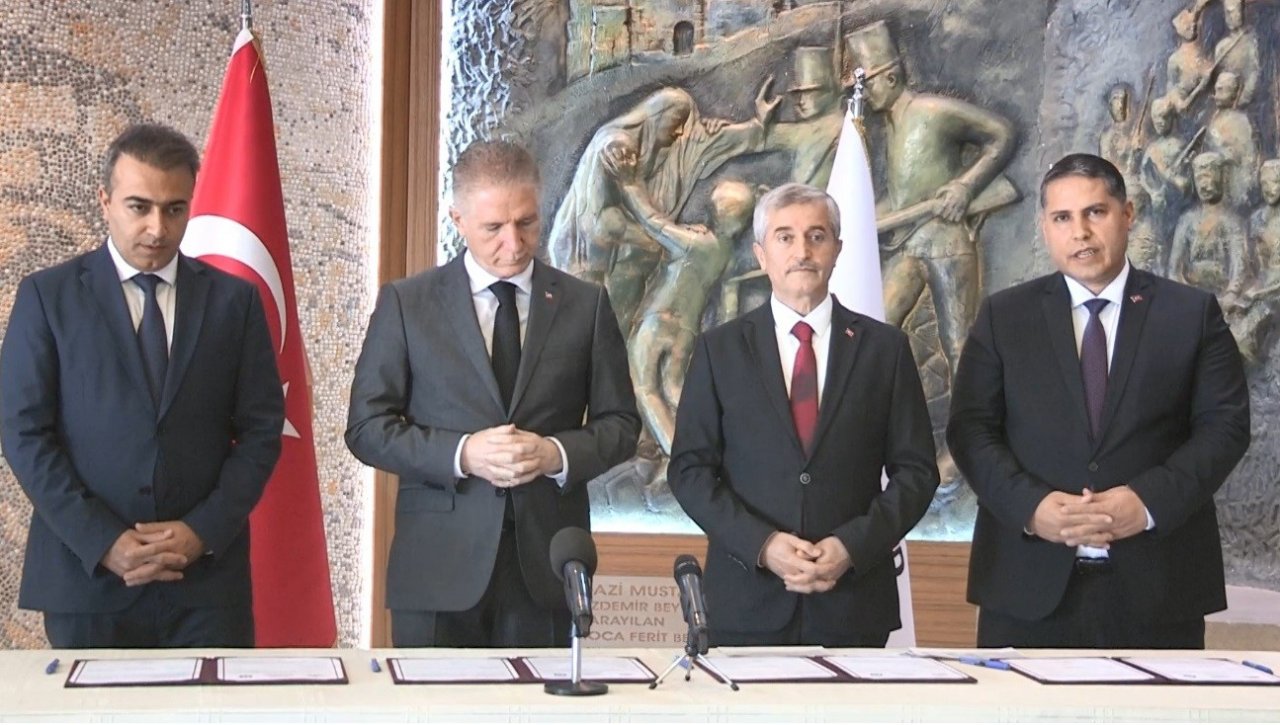 Şahinbey’de hayvan yetiştiricilerine 7 bin tonluk yem desteği