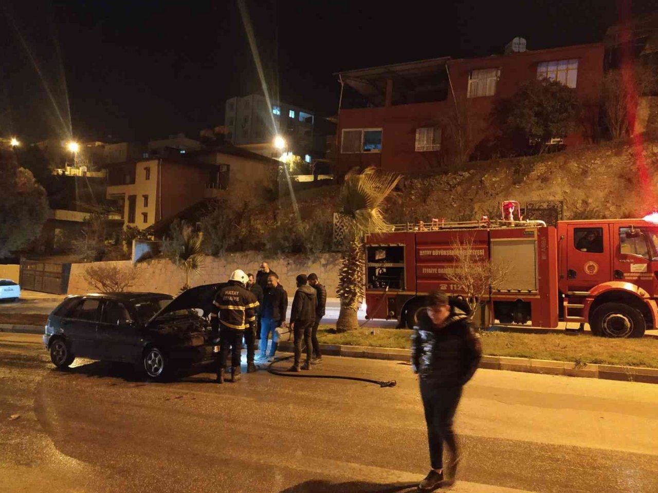 Hatay’da otomobil yangını