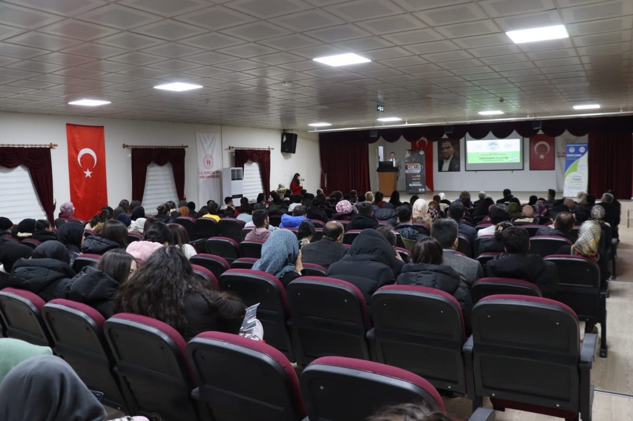 Büyükşehir ’Sırdaşın Olayım’ Projesini Üniversite Gençliği İle Buluşturuyor