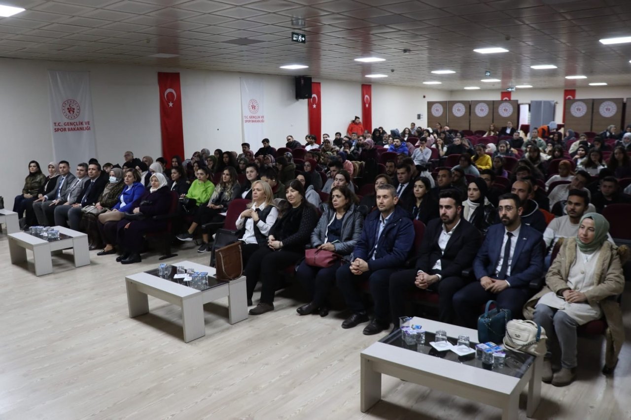 Büyükşehir ’Sırdaşın Olayım’ Projesini Üniversite Gençliği İle Buluşturuyor