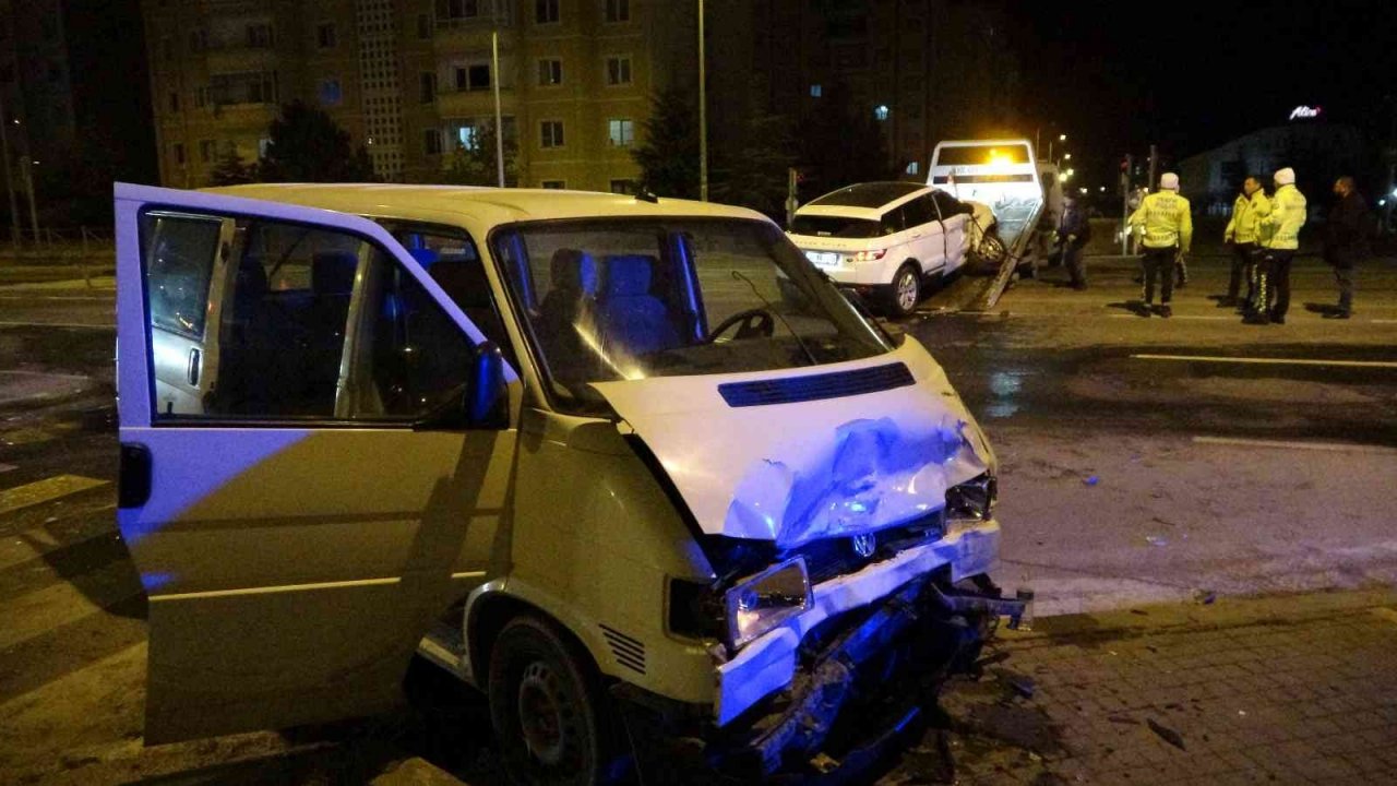 Kayseri’de cip ile ticari araç çarpıştı: 7 yaralı