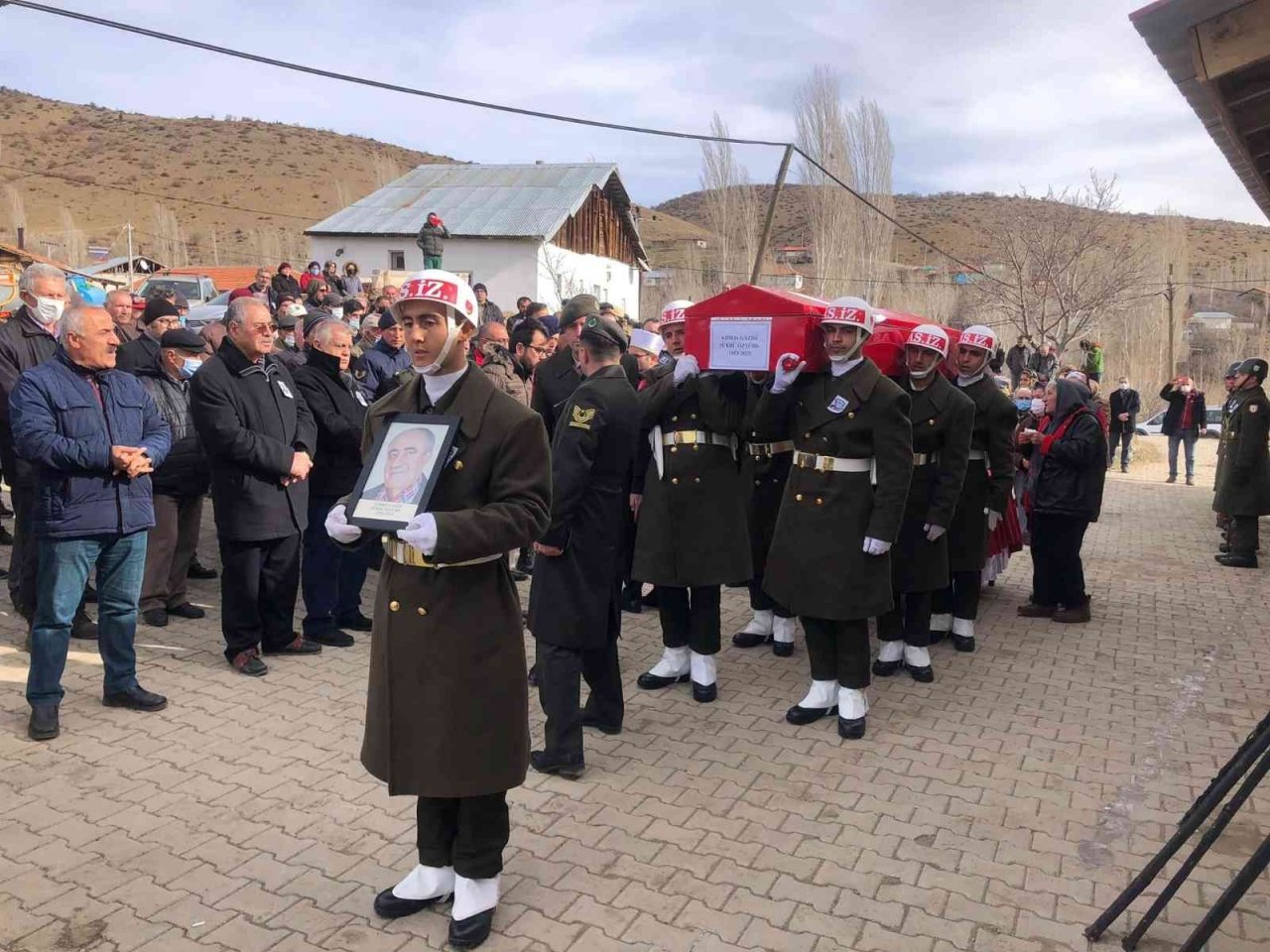 Kıbrıs gazisi son yolculuğuna uğurlandı
