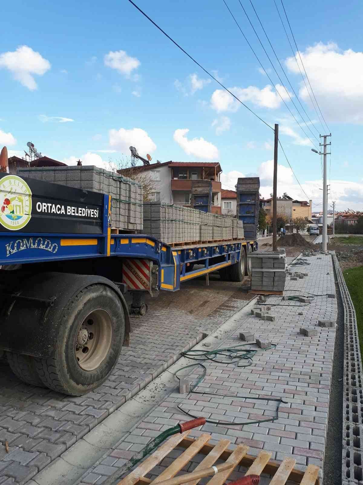 Ortaca’da yol bakım-onarım çalışması devam ediyor