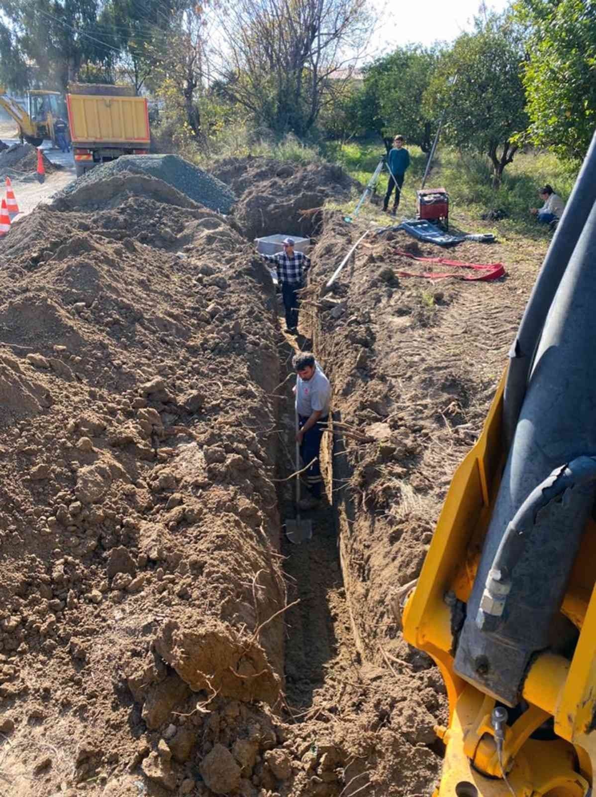 Ortaca’da yol bakım-onarım çalışması devam ediyor