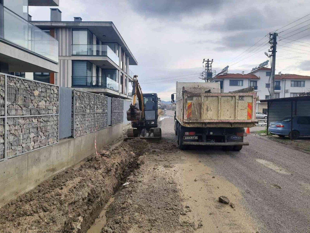 Ortaca’da yol bakım-onarım çalışması devam ediyor