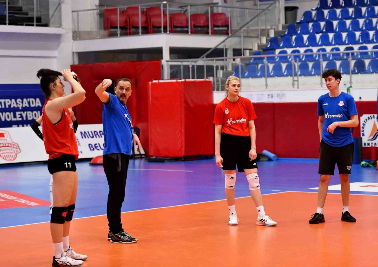 Dudek’li Muratpaşa lideri gözüne kesti