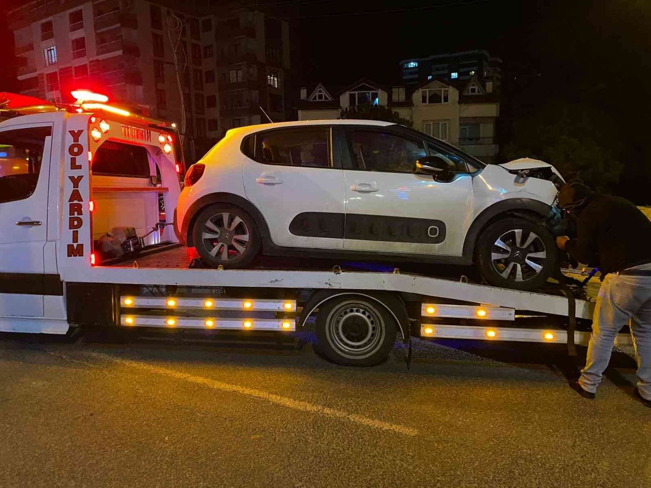 Ordu’da hafif ticari araç ile otomobil çarpıştı: 1 yaralı
