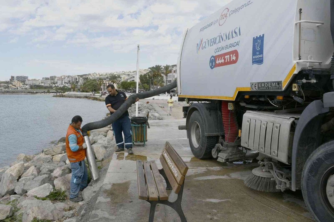 Kuşadası’nda 70 bin ton evsel atık toplandı