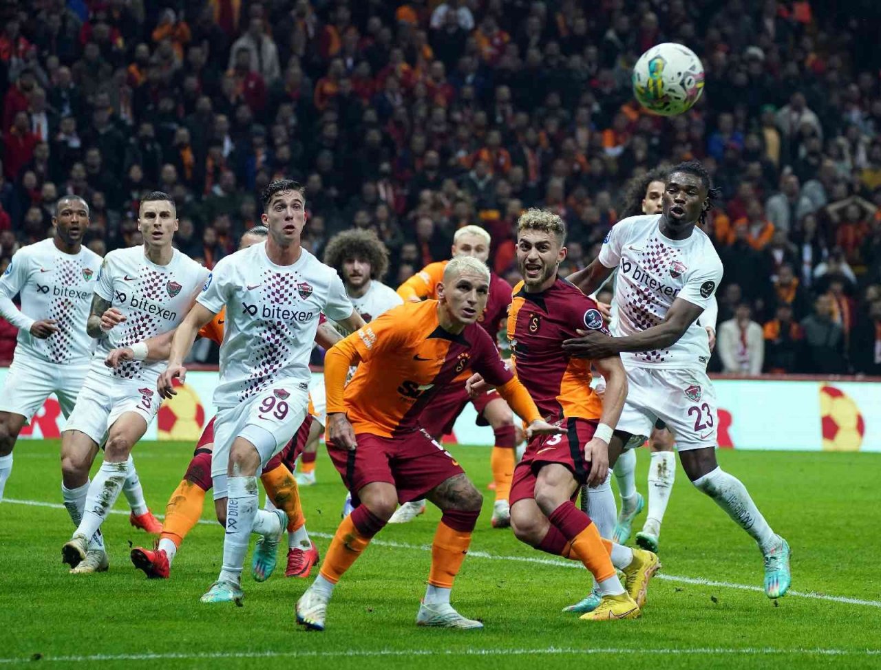 Spor Toto Süper Lig: Galatasaray: 3 - Hatayspor: 0 (İlk yarı)
