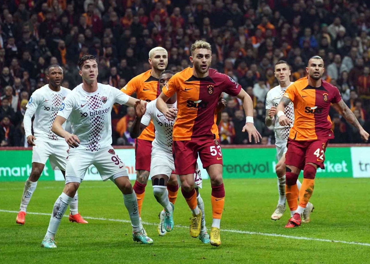 Spor Toto Süper Lig: Galatasaray: 3 - Hatayspor: 0 (İlk yarı)