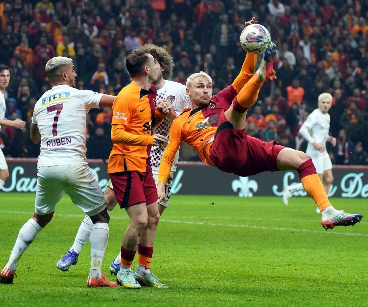 Spor Toto Süper Lig: Galatasaray: 3 - Hatayspor: 0 (İlk yarı)