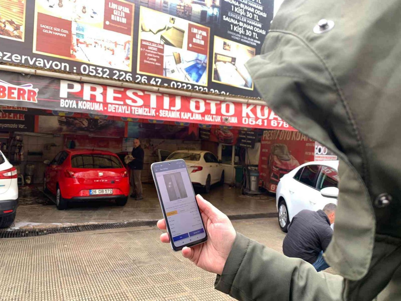 Başkasına ait telefonu sattı