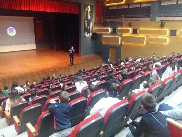 Polis 691 metruk binaya müdahale etti, 76 bin 42 vatandaşı bilgilendirildi