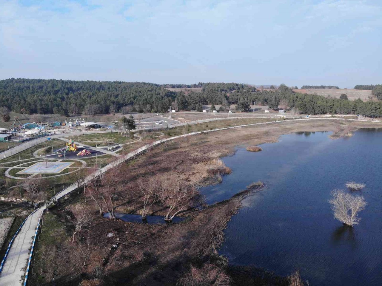 Yaşanan kuraklık Pelitözü Göleti’nde suların çekilmesine neden oldu