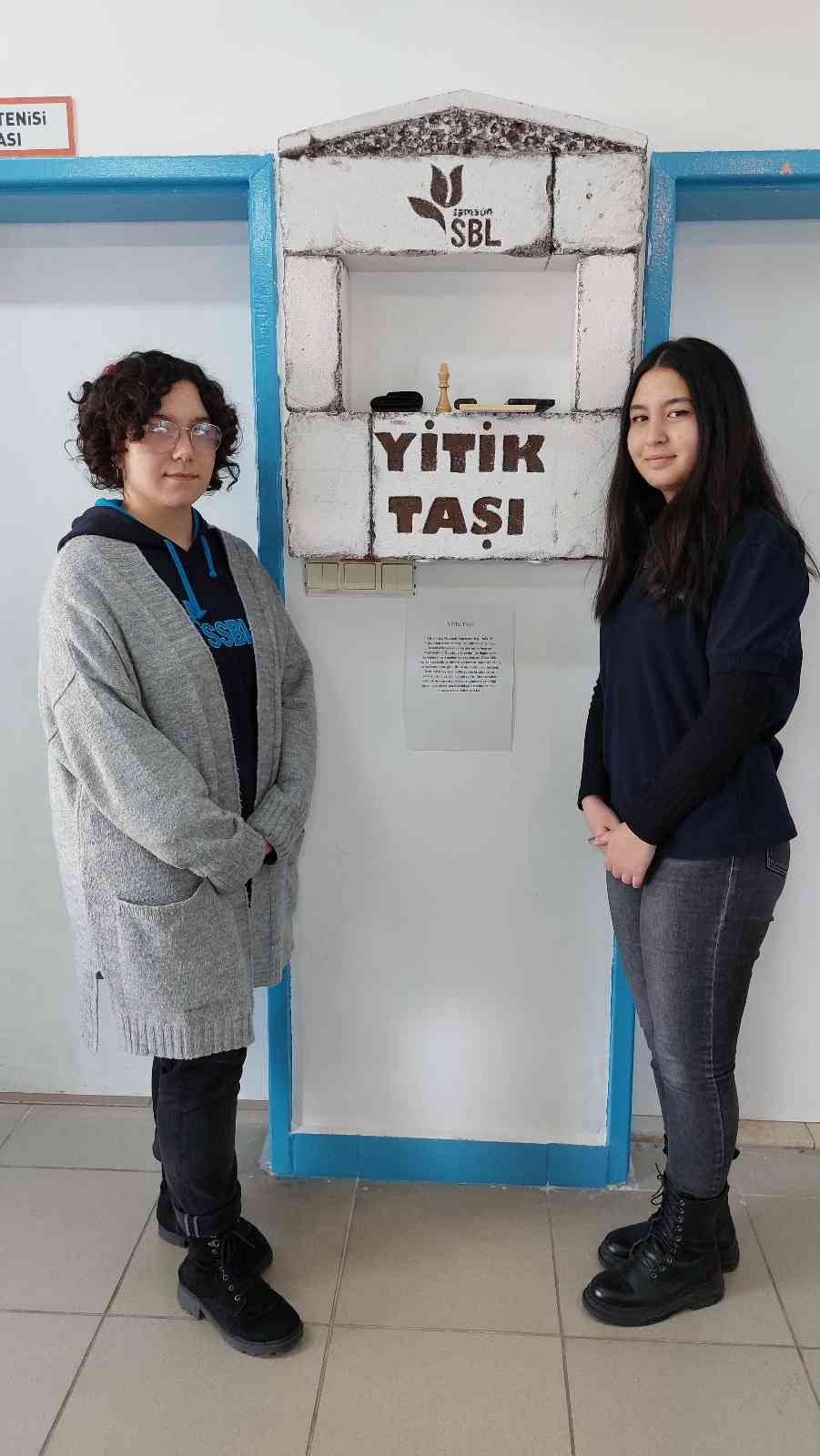 "Yitik taşı" geleneği lisede yaşatılıyor