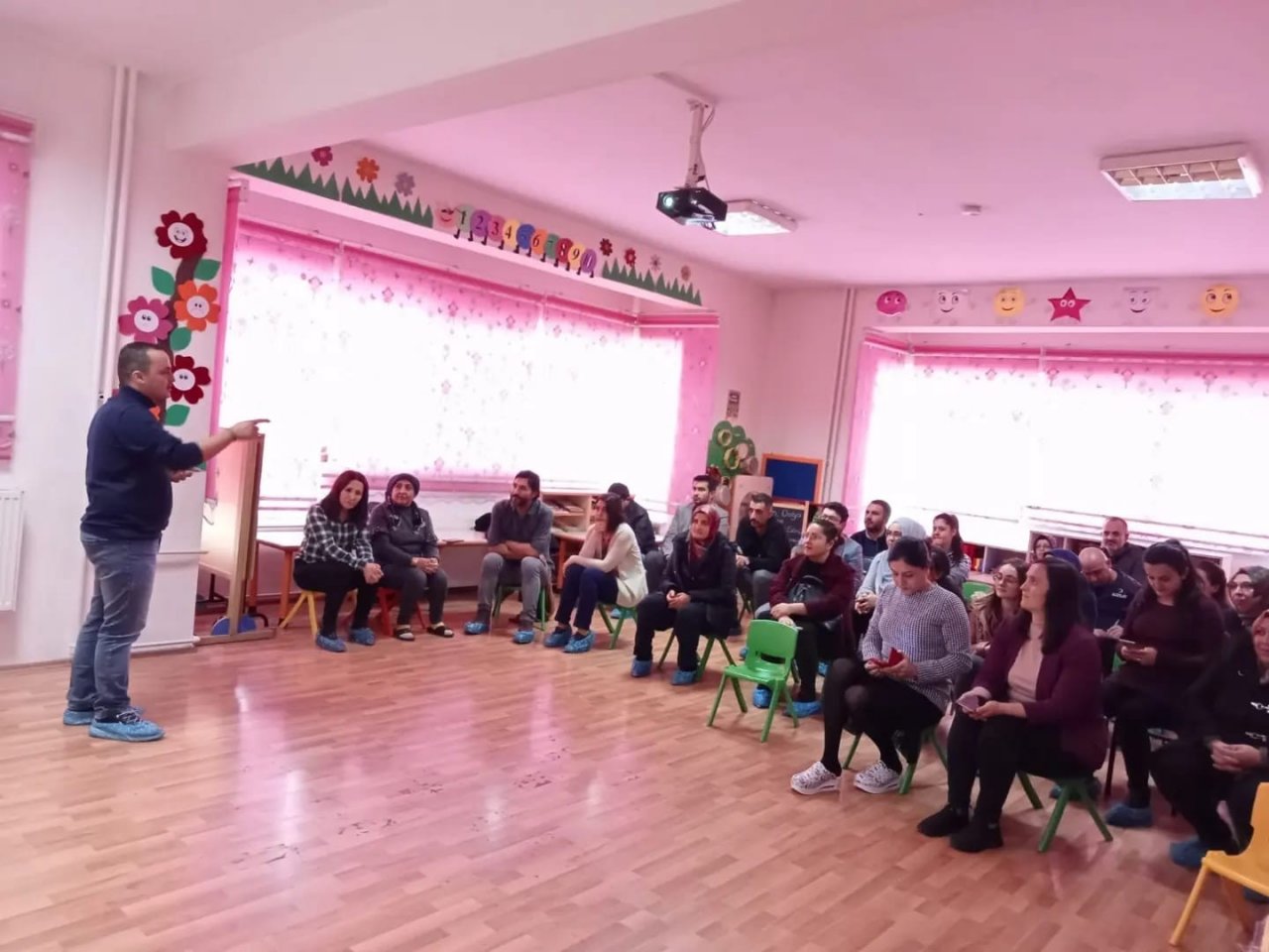 Aile Okulu seminerleri ile 3 bin kişiye ulaşıldı