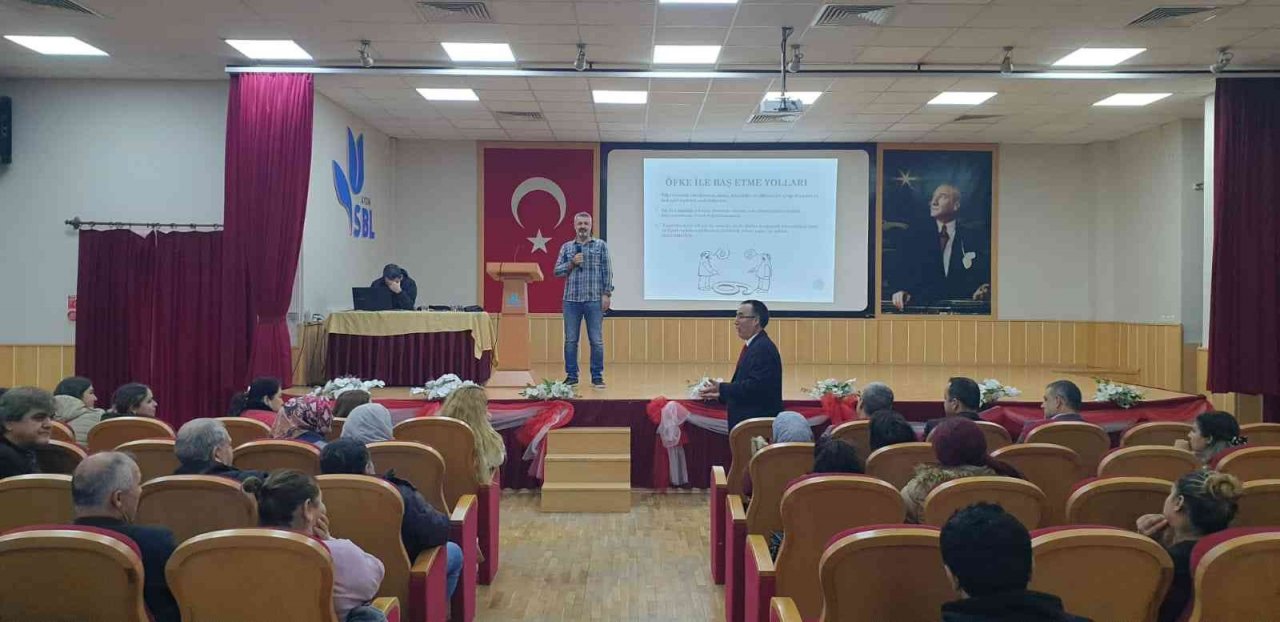 Eğitim kurumlarında görev yapan yardımcı personele ’Öfke ve Stres Yönetimi Semineri’ verildi
