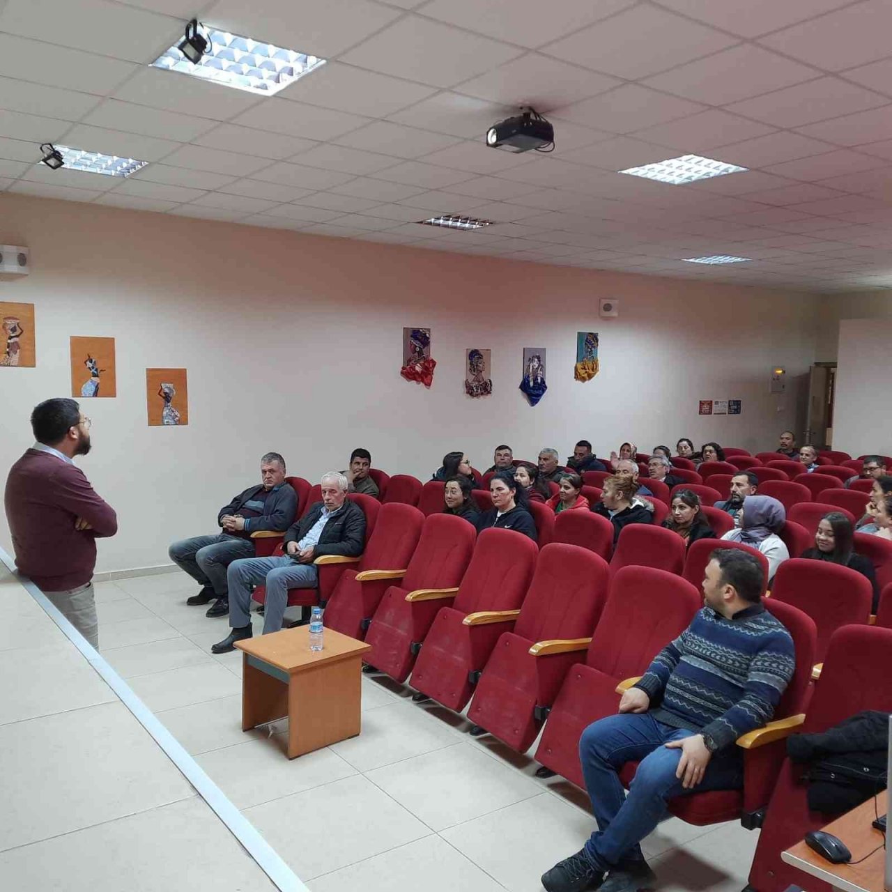 Eğitim kurumlarında görev yapan yardımcı personele ’Öfke ve Stres Yönetimi Semineri’ verildi