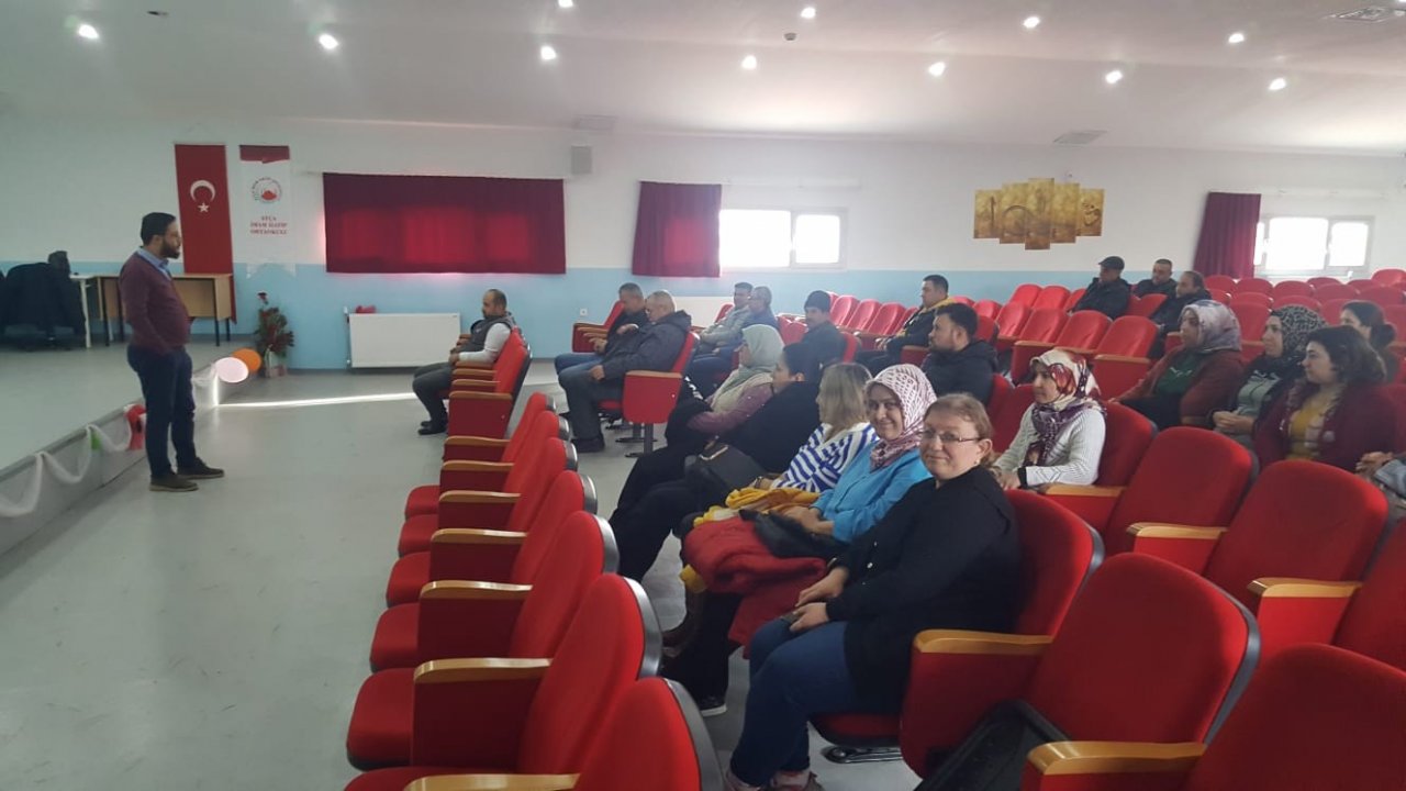 Eğitim kurumlarında görev yapan yardımcı personele ’Öfke ve Stres Yönetimi Semineri’ verildi