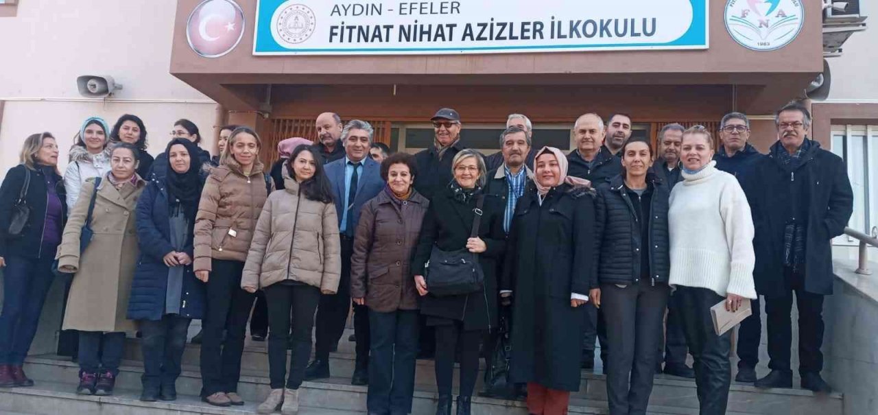 Aydın’da öğrenci velilerinden anlamlı fidan bağışı