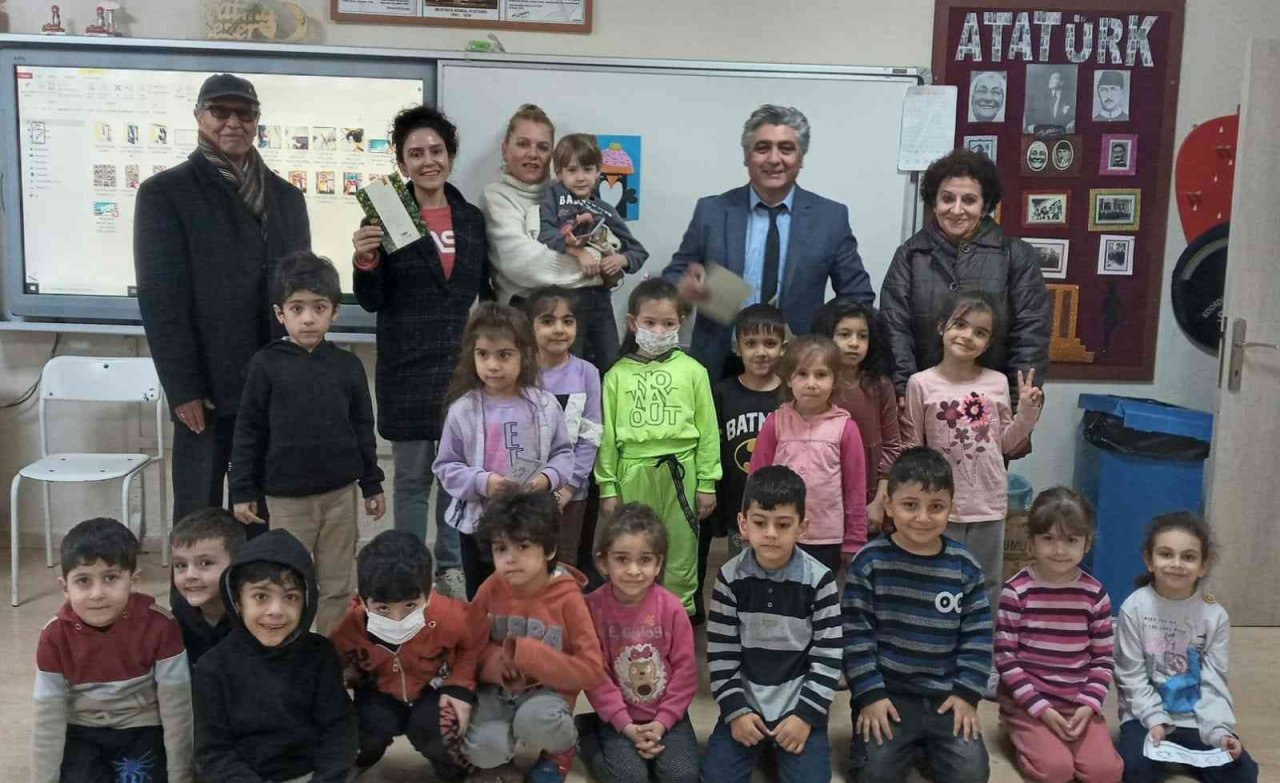 Aydın’da öğrenci velilerinden anlamlı fidan bağışı