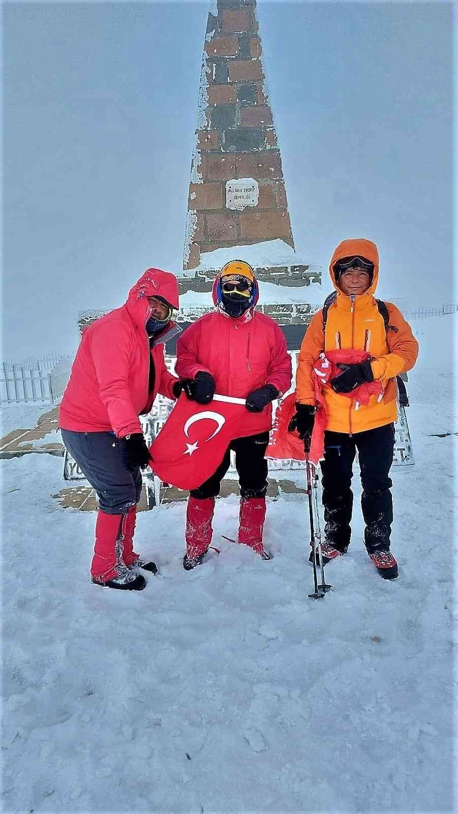 Aydınlı dağcı Sarıkamış şehitleri için tırmandı