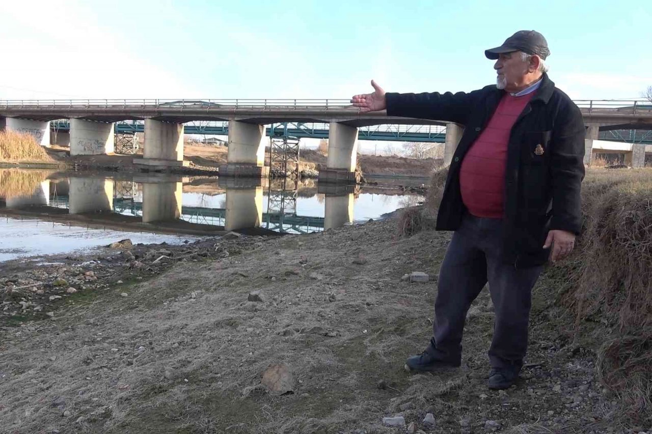 Kuraklık, Türkiye’nin en uzun nehrini etkiledi: Su seviyesi azalan Kızılırmak’ta adacıklar ortaya çıktı