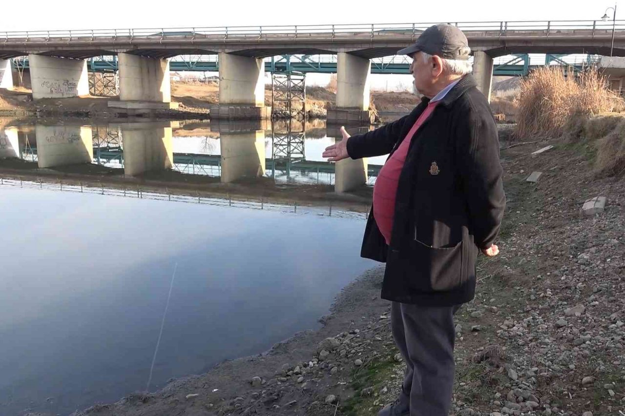 Kuraklık, Türkiye’nin en uzun nehrini etkiledi: Su seviyesi azalan Kızılırmak’ta adacıklar ortaya çıktı