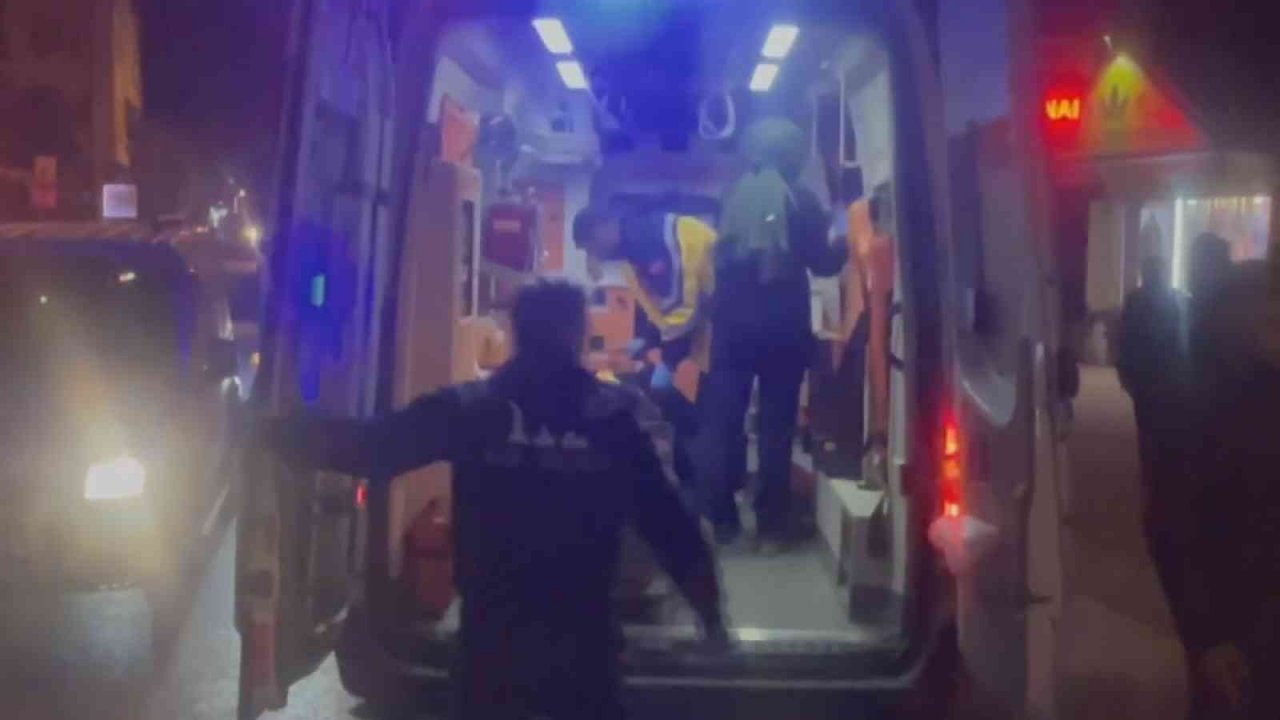 Bursa’da otomobil ile motosiklet sürücüsünün kazaya karıştığı anlar kamerada