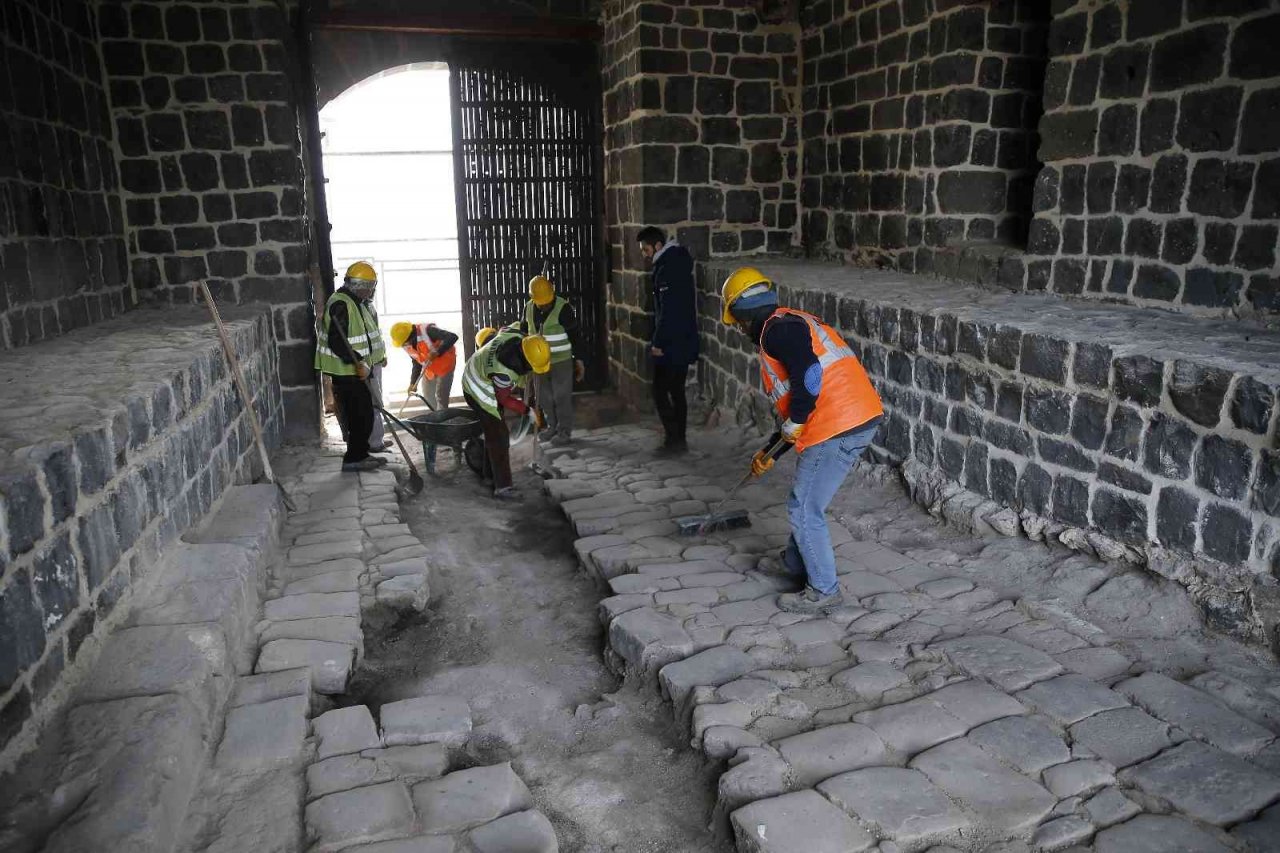 Diyarbakır’da 1700 yıllık tarih gün yüzüne çıktı