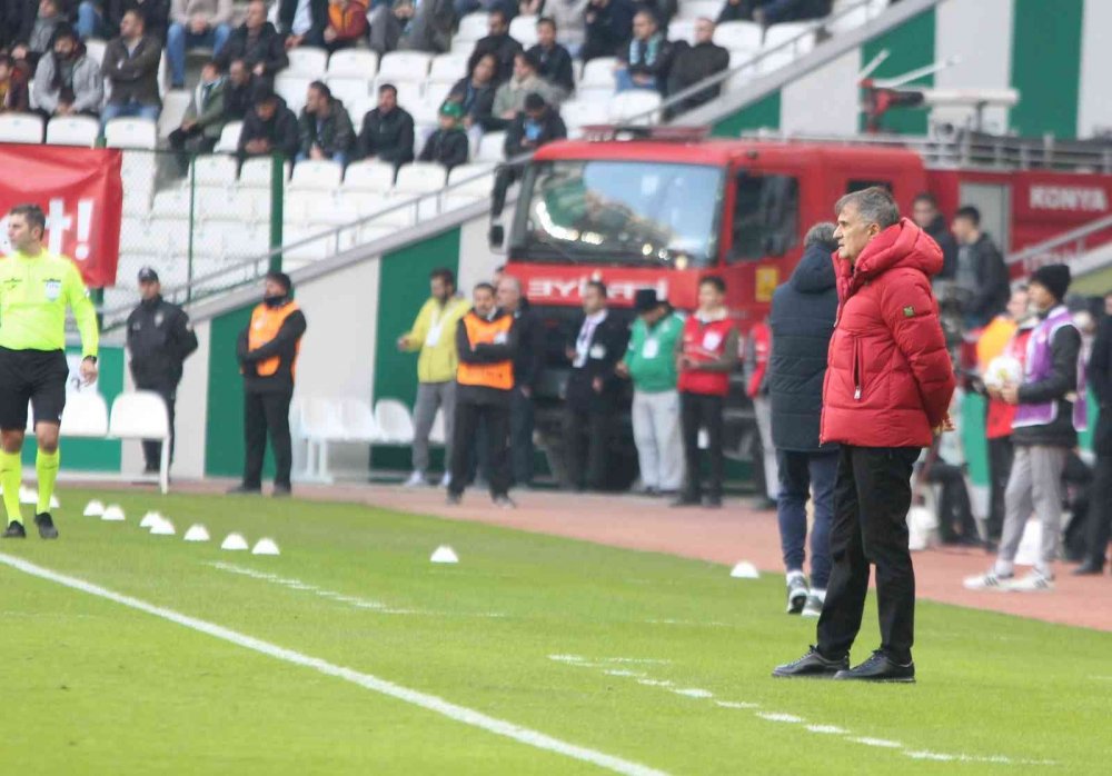 Konyaspor evinde ağırladığı Beşiktaş'a uzatmalarda yediği golle 2-1 yenildi
