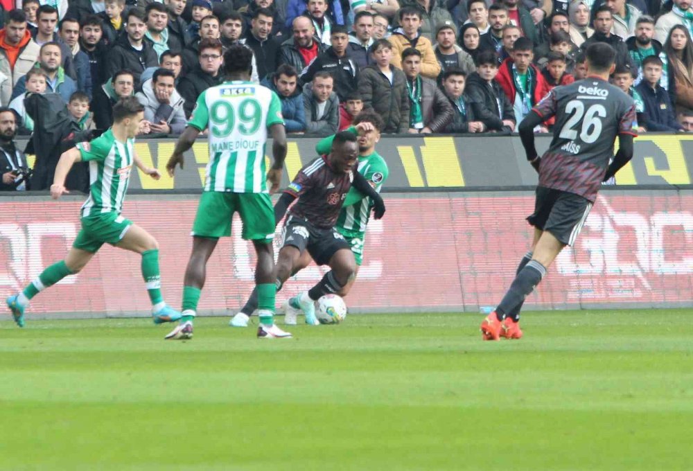 Konyaspor evinde ağırladığı Beşiktaş'a uzatmalarda yediği golle 2-1 yenildi